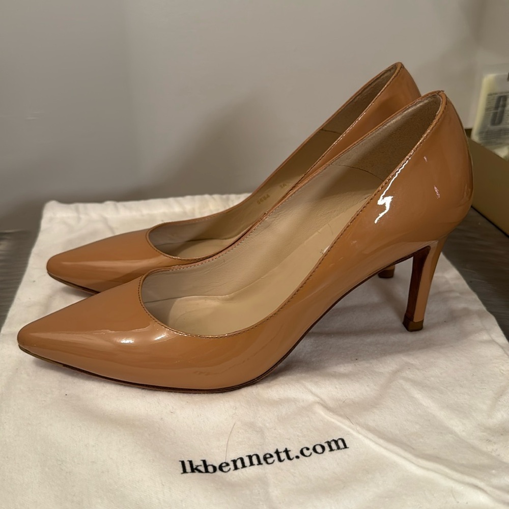 LK Bennett Tan Heels Classic Pointed Toe Design